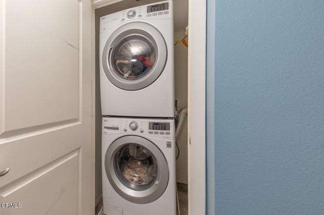 Detail Gallery Image 14 of 17 For 5021 Tilden Ave #1,  Sherman Oaks,  CA 91423 - 2 Beds | 2/1 Baths