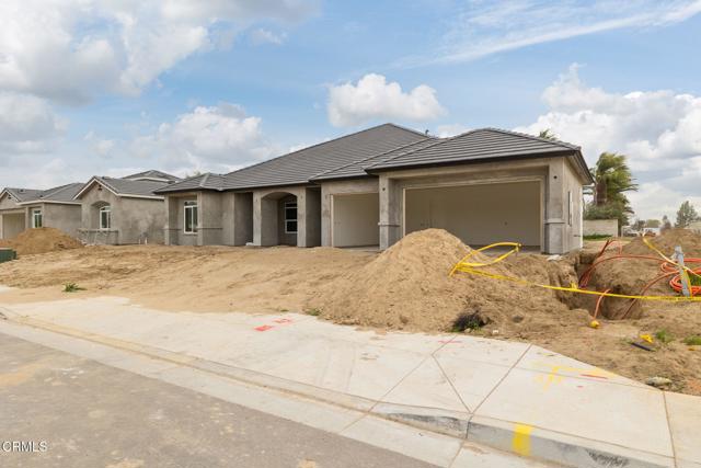 Detail Gallery Image 6 of 7 For 13562 Velma Pearl Way, Bakersfield,  CA 93314 - 5 Beds | 2/1 Baths