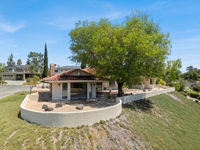 1091 Valley View Court, Los Altos CA: https://media.crmls.org/mediaz/e703baad-1c8b-45ad-8637-0c20c5eee9ff.jpg