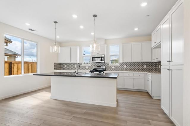 2508 Big Sky Drive, Fairfield CA: https://media.crmls.org/mediaz/e703db31-b96a-400b-a8e5-e70cd9fc359b.jpg