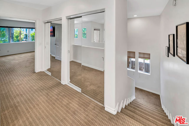 14916 Hesby Street, Sherman Oaks CA: https://media.crmls.org/mediaz/e7046874-61f2-4913-a283-08a0d0049fd3.jpg