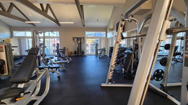 6400 Christie Avenue, Emeryville CA: https://media.crmls.org/mediaz/e704b416-df78-4c13-bede-cb3765bea796.jpg