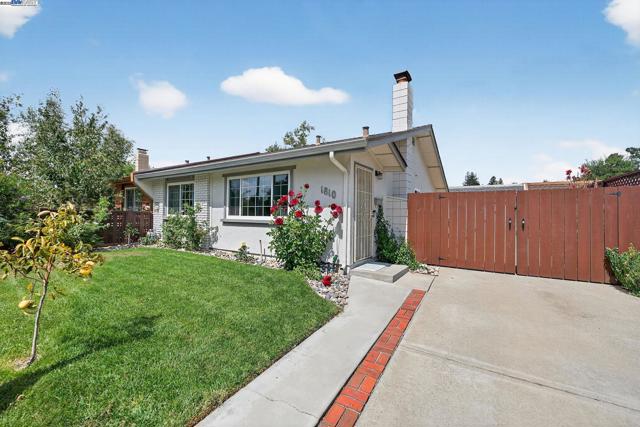 1810 Peary Way, Livermore CA: https://media.crmls.org/mediaz/e7052f34-d91c-47a4-b6f5-abc4df5e4cfa.jpg