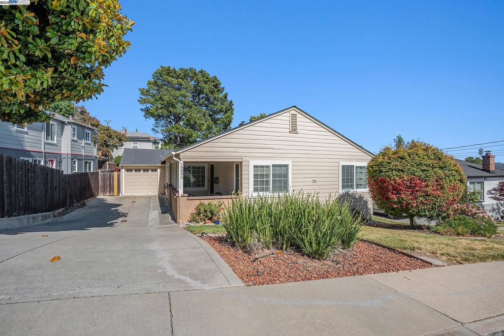 18890 Santa Maria Ave