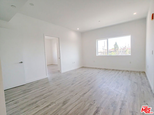 1229 S Kingsley Drive, Los Angeles CA: https://media.crmls.org/mediaz/e706ff4e-5f9d-4aa7-b3a0-e95051a43861.jpg