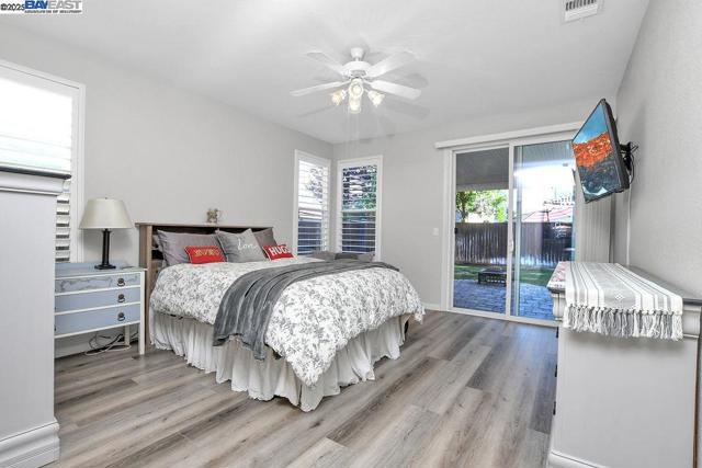675 Merritt Ct, Discovery Bay CA: https://media.crmls.org/mediaz/e7078831-2427-4b59-b8ef-01a8b2b4fce3.jpg