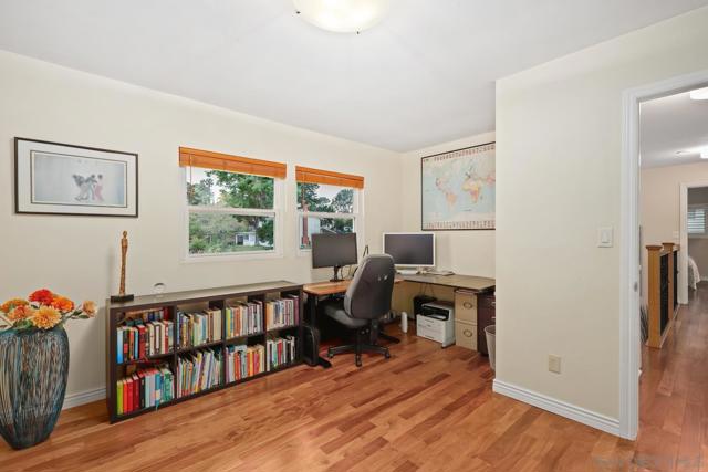 768 Sonrisa Street, Solana Beach CA: https://media.crmls.org/mediaz/e7083835-b256-4519-b7ac-fee264f53fb6.jpg