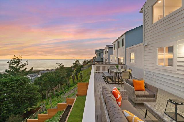 170 Beachview Avenue, Pacifica CA: https://media.crmls.org/mediaz/e7085184-e85a-4b2c-b6d7-905acf78ae85.jpg