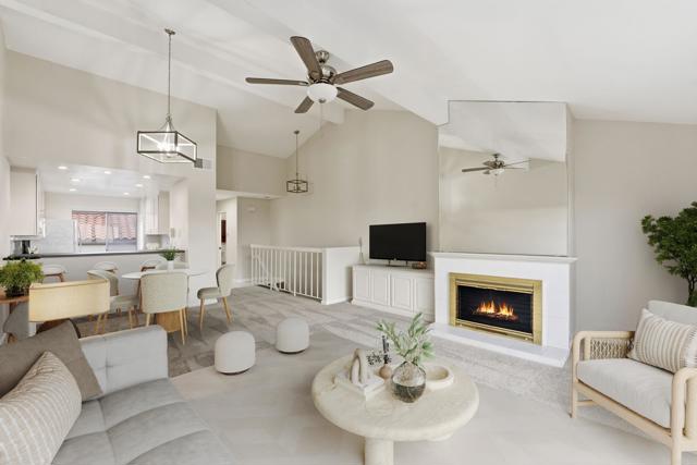 Detail Gallery Image 6 of 16 For 909 Caminito Madrigal #B,  Carlsbad,  CA 92011 - 2 Beds | 2/1 Baths