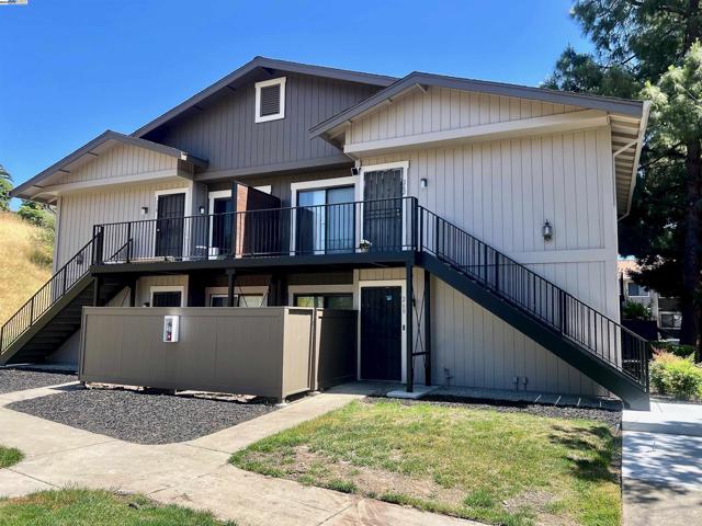276 Galano Plz, Union City CA: https://media.crmls.org/mediaz/e709b564-6d56-418b-9c40-44b6dc8daaea.jpg