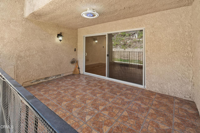 9503 Via Venezia, Burbank CA: https://media.crmls.org/mediaz/e709e52d-bc06-4a4e-972b-fa3a48fde863.jpg