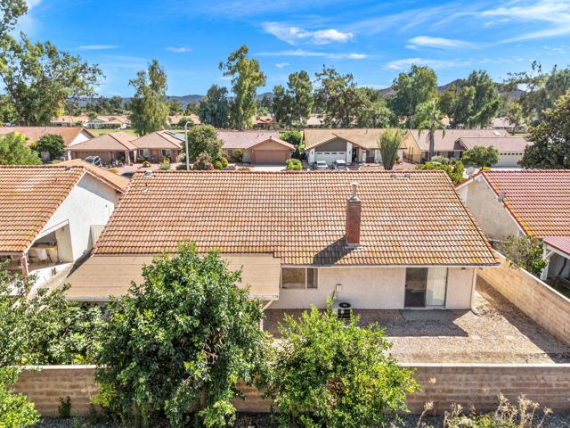 2050 Silver Oak Way, Hemet CA: https://media.crmls.org/mediaz/e70a45bc-8848-4609-b648-3ee77a5fa3b6.jpg