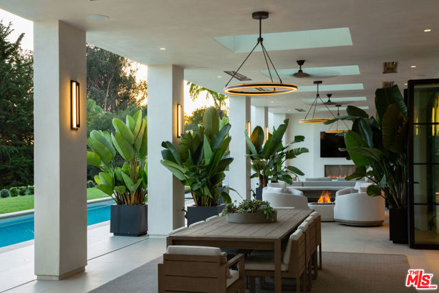 1437 S Jameson Lane, Montecito CA: https://media.crmls.org/mediaz/e70a5eac-5c48-454d-a539-edb3ae87552e.jpg