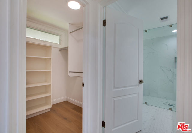 10221 Briarwood Drive, Los Angeles CA: https://media.crmls.org/mediaz/e70aec6a-d39e-4cb0-88f7-b11b81e5b8d0.jpg