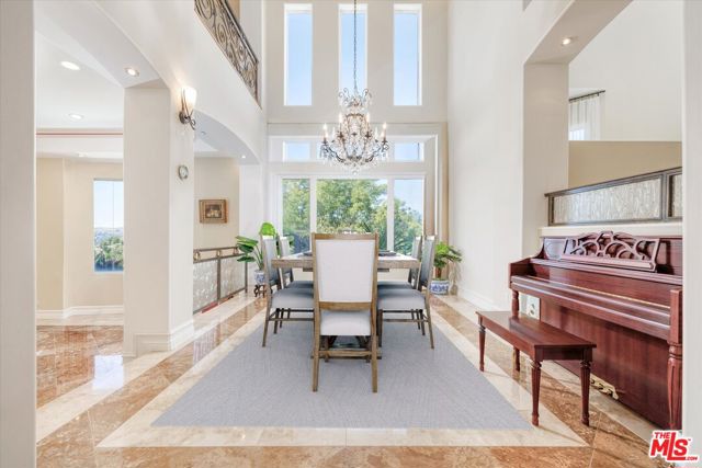 22470 Sueno Road, Woodland Hills CA: https://media.crmls.org/mediaz/e70b121f-e86e-480e-8d82-3e6565da5711.jpg