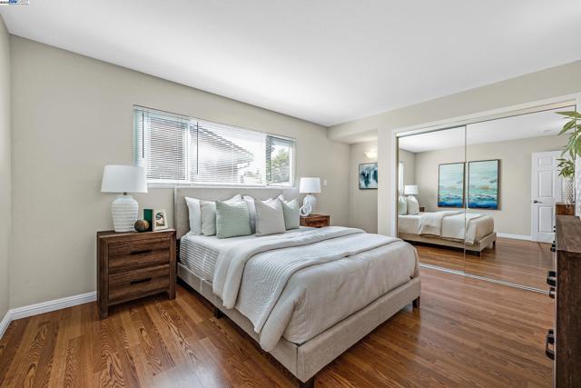 36560 Lakewood Dr, Newark CA: https://media.crmls.org/mediaz/e70ba6fd-59eb-42b1-a93f-b6d274e3e4d7.jpg