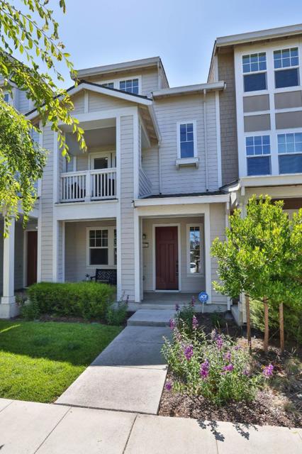 3917 Pyramid Way, Mountain View CA: https://media.crmls.org/mediaz/e70bf43a-d69d-46a4-a0aa-d1a71fcc1202.jpg