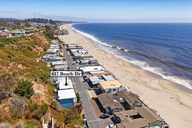 617 Beach Drive, Aptos CA: https://media.crmls.org/mediaz/e70c527f-7a75-4912-91c0-8096865385f3.jpg