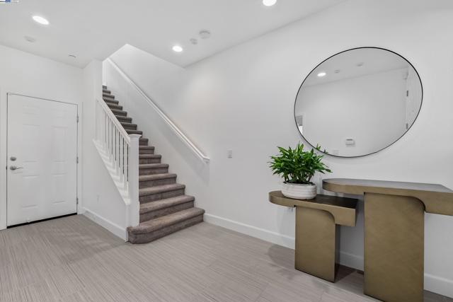 38930 Lemongrass Way, Newark CA: https://media.crmls.org/mediaz/e70c55a6-e2b2-47ed-965b-8b1148279b2d.jpg