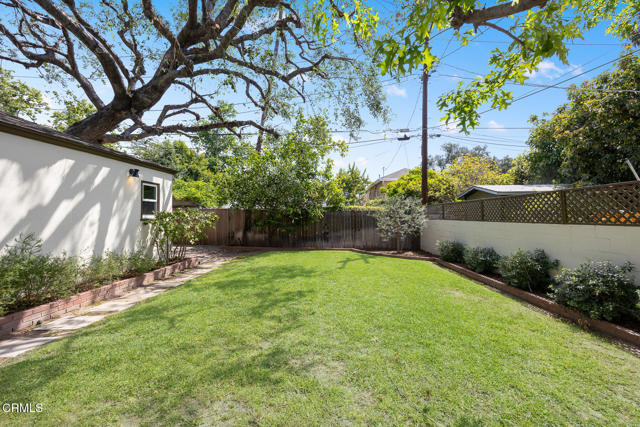 1134 Bella Vista Avenue, Pasadena CA: https://media.crmls.org/mediaz/e70cb867-1089-4372-9ffc-72a8f6720008.jpg