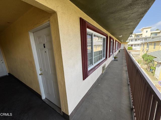 Detail Gallery Image 7 of 13 For 14553 Hartland St, Van Nuys,  CA 91405 - – Beds | – Baths