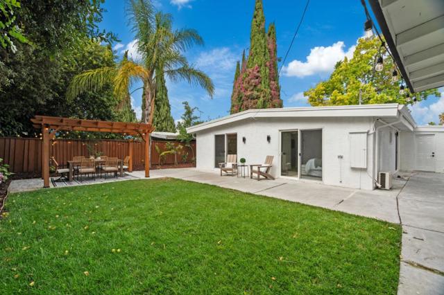 850 Las Palmas Drive, Santa Clara CA: https://media.crmls.org/mediaz/e70eabb8-cf59-4b13-bd2d-c3610503df84.jpg