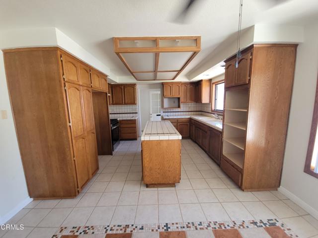 224 W Santa Paula Street, Santa Paula CA: https://media.crmls.org/mediaz/e70f4ec7-6da7-4d61-a8a2-fd99e11d5018.jpg