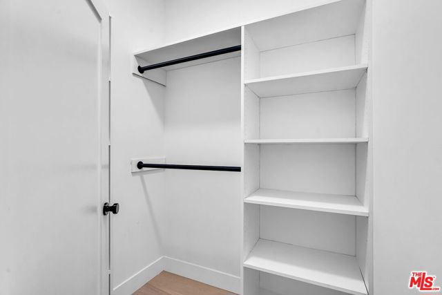 4308 Victoria Park Drive, Los Angeles CA: https://media.crmls.org/mediaz/e71010d6-92e6-420d-947c-904591821481.jpg