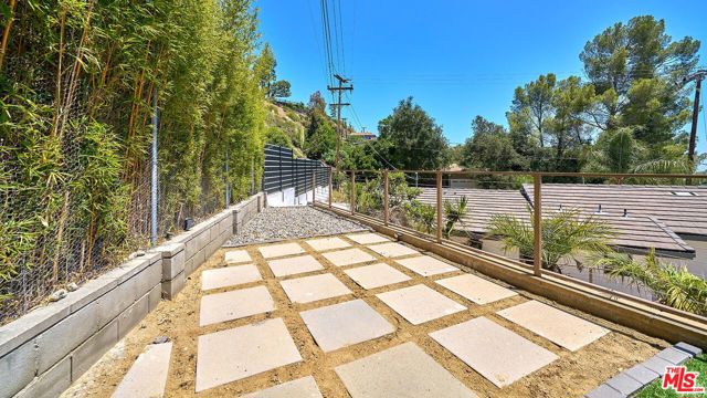 3001 Cloudcrest Road, La Crescenta CA: https://media.crmls.org/mediaz/e71033db-3a0b-4920-be3c-2259c99265e5.jpg