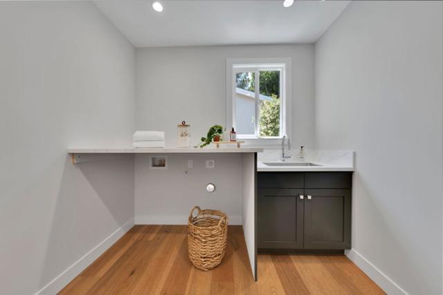 2810 Isabelle Avenue, San Mateo CA: https://media.crmls.org/mediaz/e71079af-6246-40bd-9ccd-5e0247f42cca.jpg