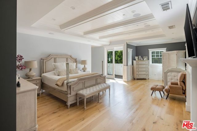 Image 19 of 35 For 5523 Longridge Avenue