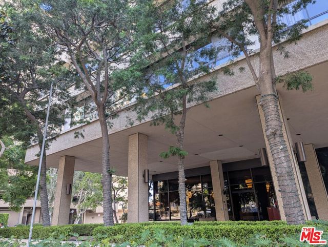 10750 Wilshire Boulevard, Los Angeles CA: https://media.crmls.org/mediaz/e710b290-02c5-4374-bbeb-66d83969c38b.jpg