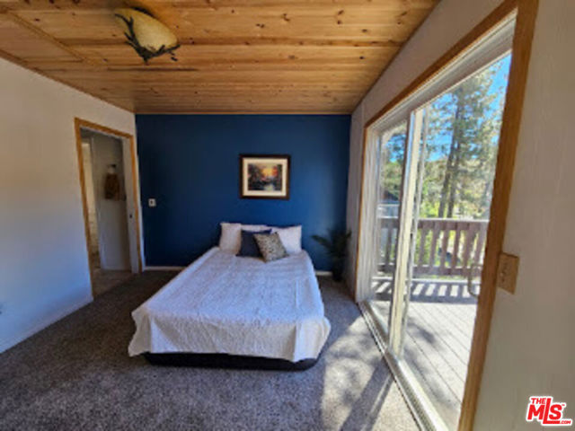 718 Blue Jay Road, Big Bear, CA 92315