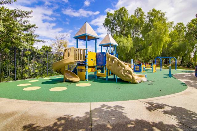 889 Date St, San Diego CA: https://media.crmls.org/mediaz/e71187b6-d7f4-4aa3-a8bf-c7d7247f7ba7.jpg