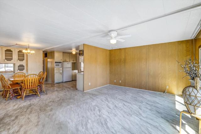 Detail Gallery Image 6 of 25 For 326 Killdeer Ln, Oceanside,  CA 92057 - 2 Beds | 2 Baths