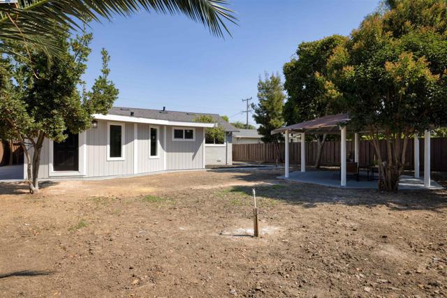 4152 Converse St, Fremont CA: https://media.crmls.org/mediaz/e71283e3-b9ff-4b1e-9b69-175fb1a255a2.jpg