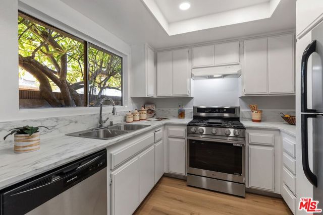 1230 South Mayflower Avenue, D photo 12