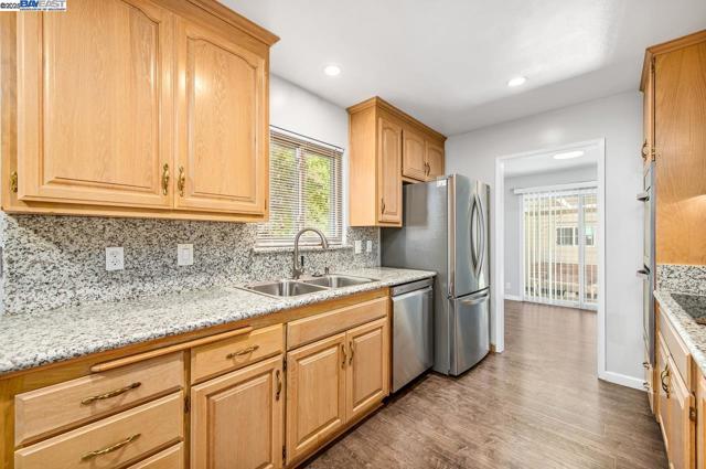 1059 Lakehurst Rd, Livermore CA: https://media.crmls.org/mediaz/e713c021-d650-42b0-953f-f62ad6050eb5.jpg