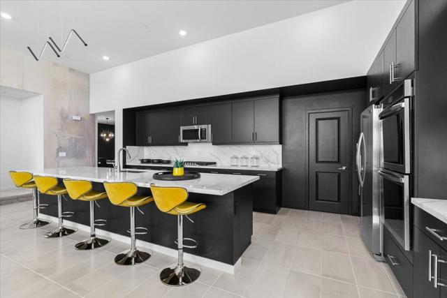 211 Mustang Lane, Palm Springs, CA 92262