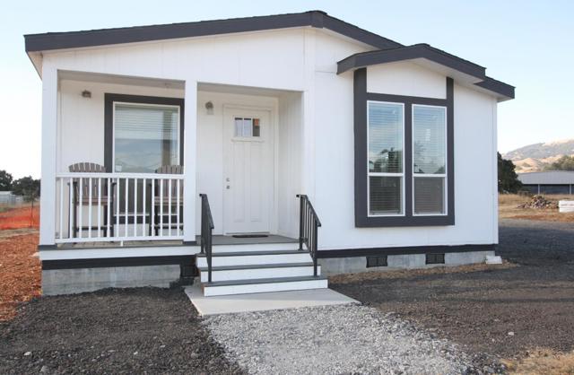 2055 Rucker Avenue, Gilroy CA: https://media.crmls.org/mediaz/e71467e2-77cc-4496-8968-75b6791f0382.jpg