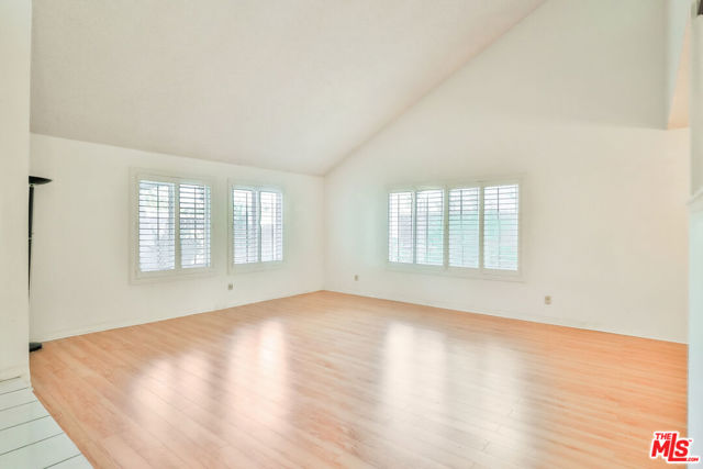 768 Aileen Street, Camarillo CA: https://media.crmls.org/mediaz/e7149594-5897-4497-927c-0e2feea89f47.jpg