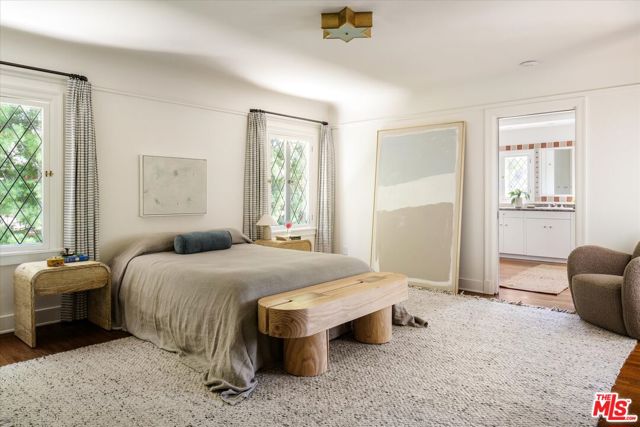 322 Lorraine Boulevard, Los Angeles CA: https://media.crmls.org/mediaz/e714b158-aa2a-475c-ba24-0bec015d42f6.jpg