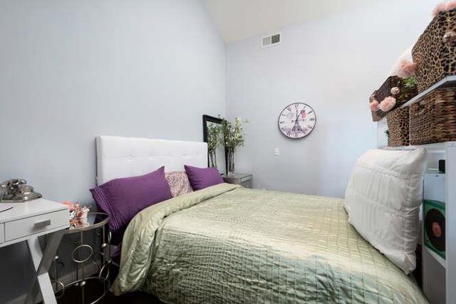 2044 Fairmont Drive, San Mateo CA: https://media.crmls.org/mediaz/e7159eb4-e670-4961-8a90-1f1723f070a2.jpg
