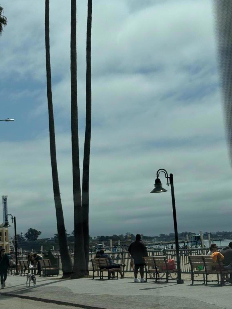 https://media.crmls.org/mediaz/e7166862-7fe8-4d49-bf96-1780768dc473.jpg?preset=X-Large