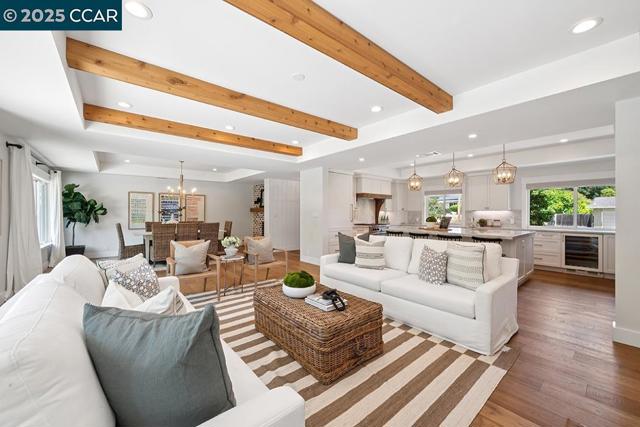 3108 Del Oceano Dr, Lafayette CA: https://media.crmls.org/mediaz/e716cbfb-9623-4aae-a96e-aeeacc7c9939.jpg
