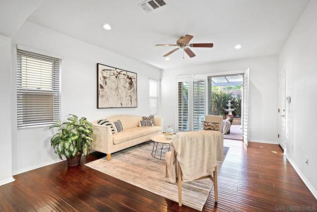2361 porch swing st, Chula Vista CA: https://media.crmls.org/mediaz/e71701ad-f531-41d3-b83a-36a89eeca03b.jpg