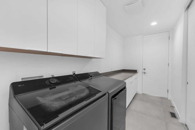 469 E Mariposa Drive, Palm Springs CA: https://media.crmls.org/mediaz/e71764d2-5f82-4bc5-93e2-a3be7b2c172c.jpg