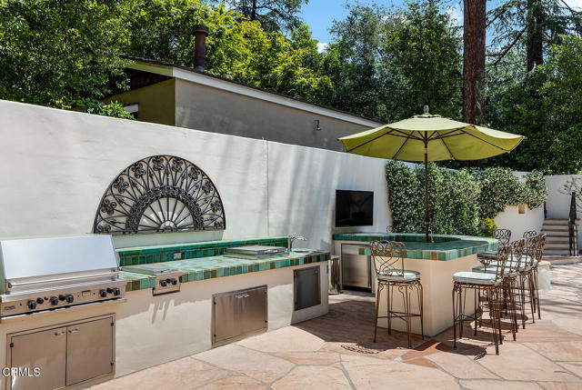 1711 Fairmount Avenue, La Canada Flintridge CA: https://media.crmls.org/mediaz/e7179e70-50d1-43a4-a9a5-14a90da18a39.jpg