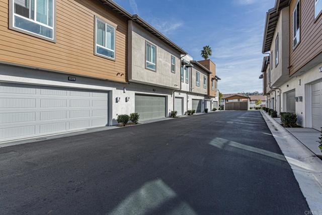 Detail Gallery Image 28 of 43 For 958 Foxwood Ln, Vista,  CA 92081 - 1 Beds | 2 Baths