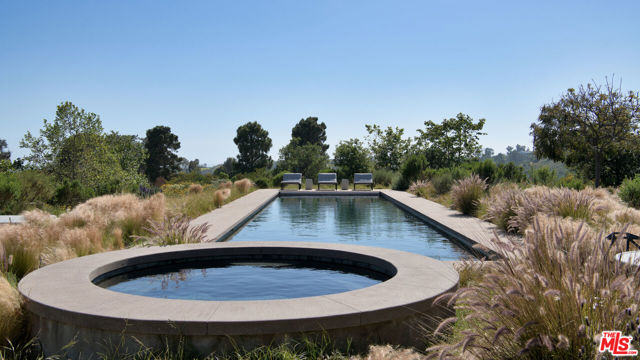 5900 Bonsall Drive, Malibu CA: https://media.crmls.org/mediaz/e718755a-9b15-4998-9359-45ae716787b2.jpg